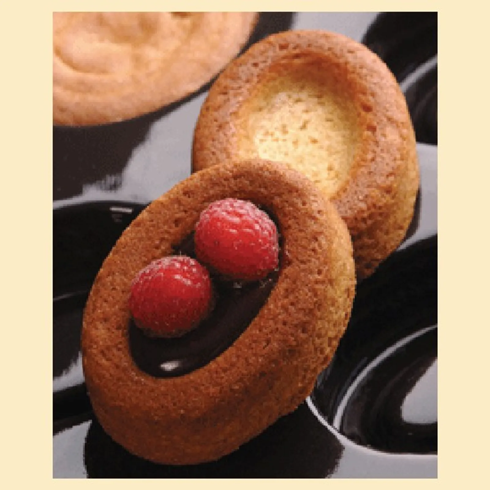 Matfer Bourgeat 336124 - Oval Savarins 80x60mm 70ml 24 MLDS