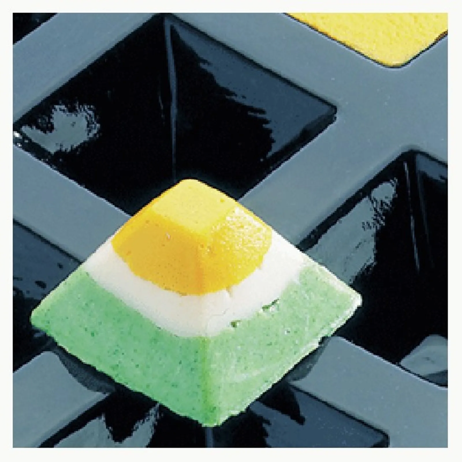 Matfer Bourgeat 336322 - Pyramids 71x71m 90ml 12 MLDS