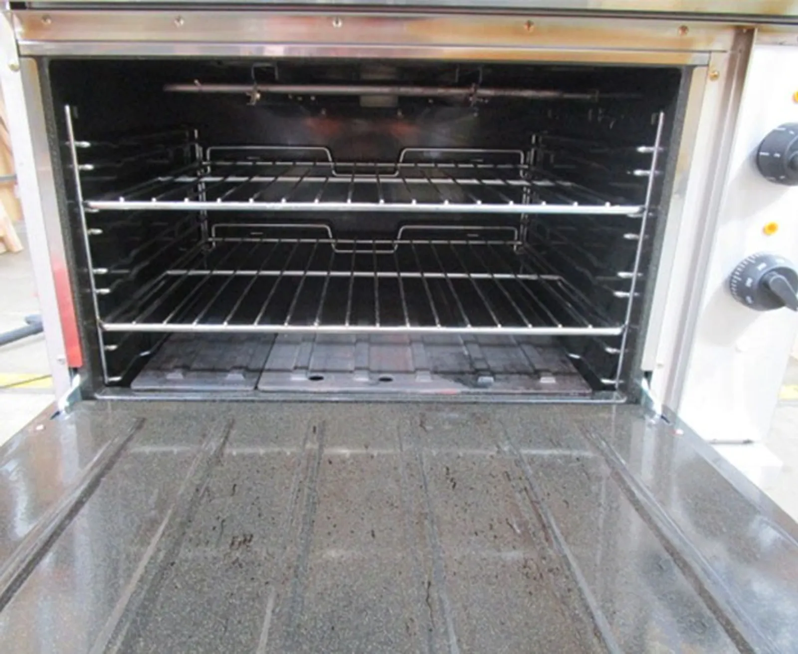 Blue Seal Evolution Series E506D - 900mm Electric Range Static Oven - Clearance