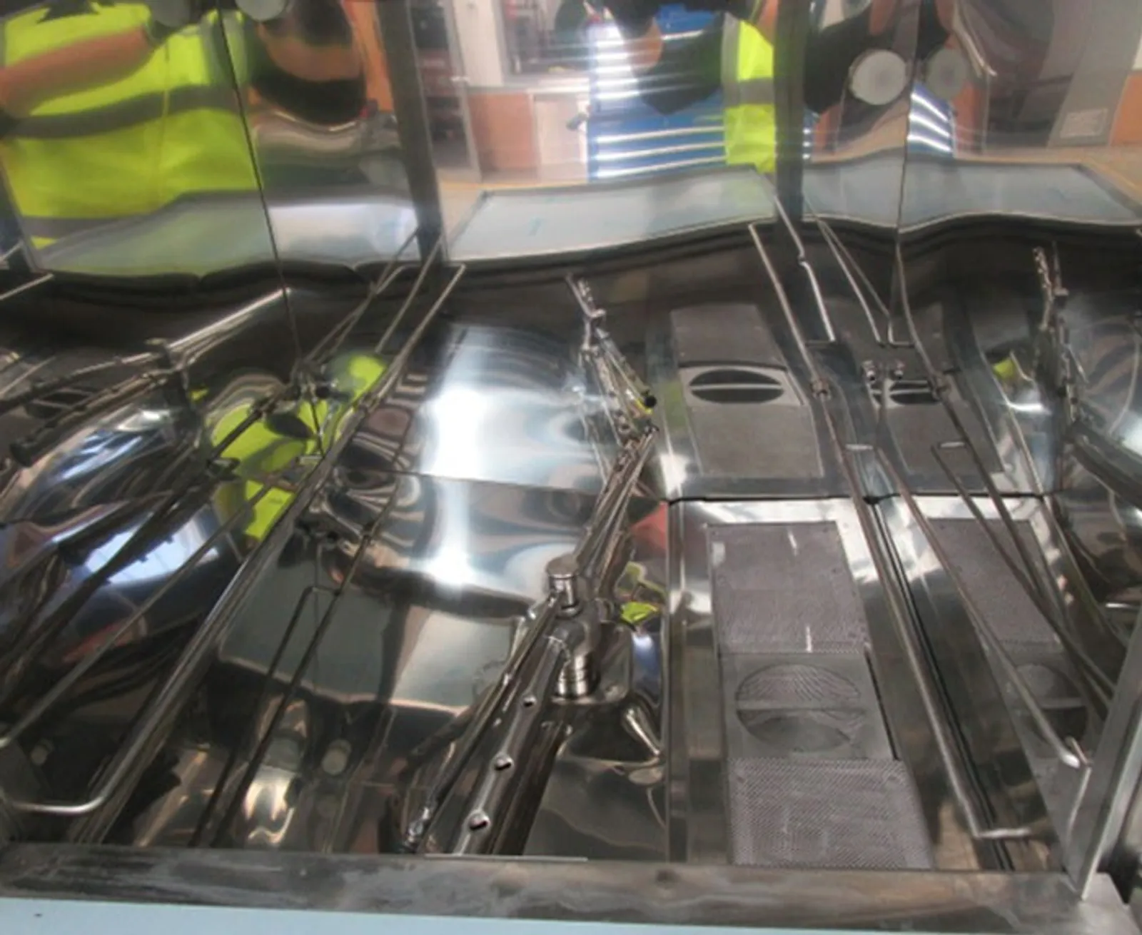 Washtech UL - Premium Fully Insulated Undercounter Glasswasher / Dishwasher - 500mm Rack - Clearance