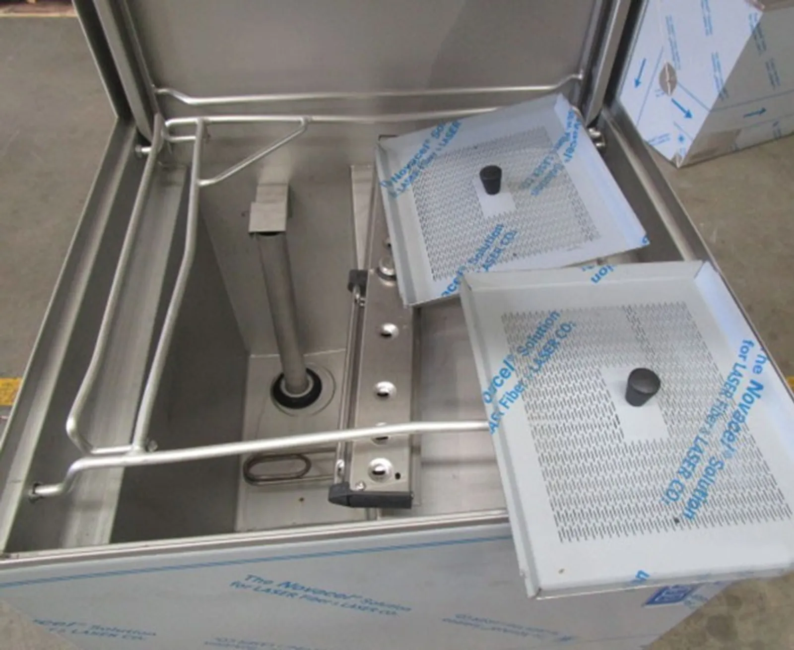 Wexiodisk WD-7 - Ergonomic Passthrough Dishwasher - Clearance (2)