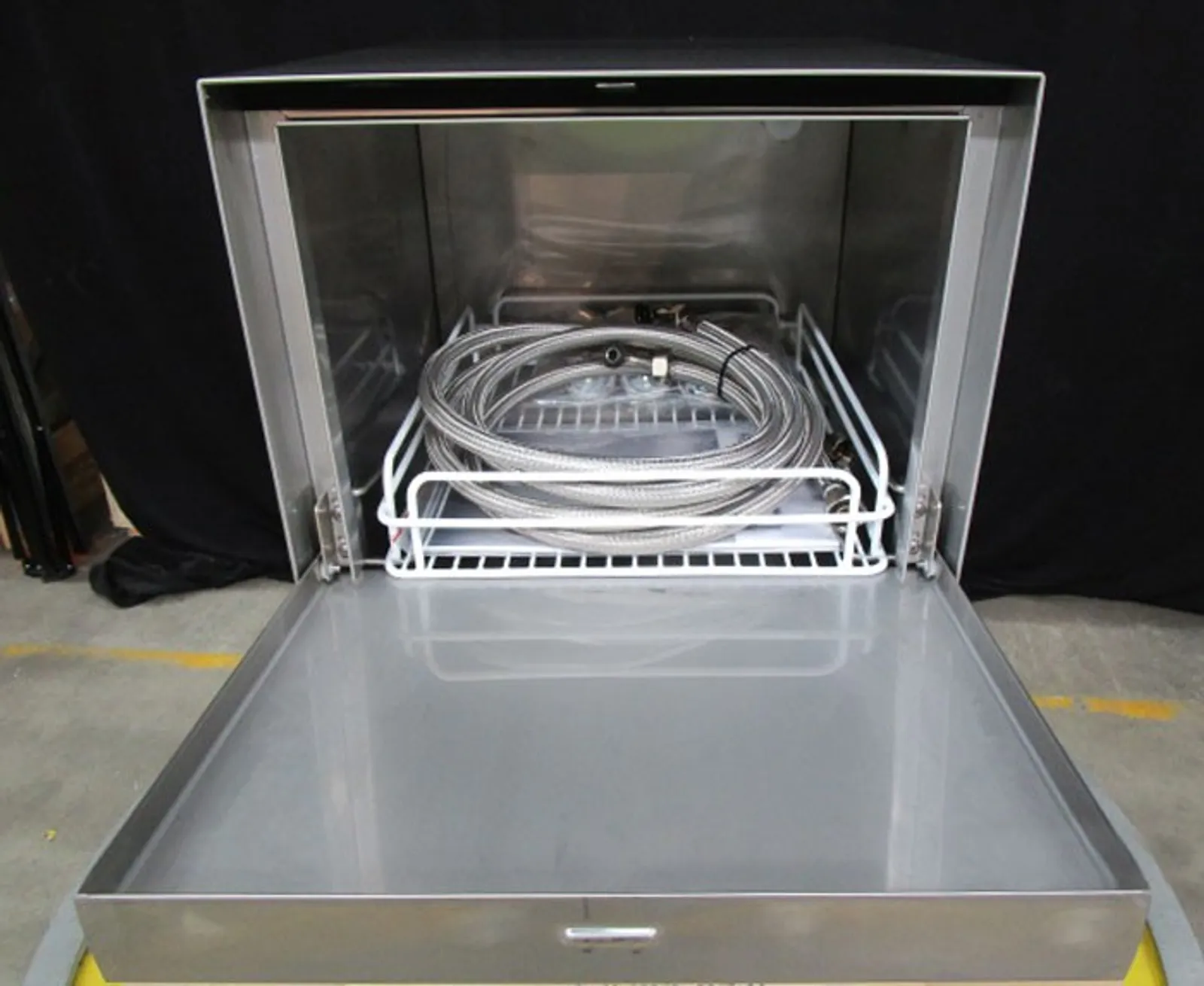 Washtech GE - Economy Compact Glasswasher - 365mm Rack - Clearance (4)