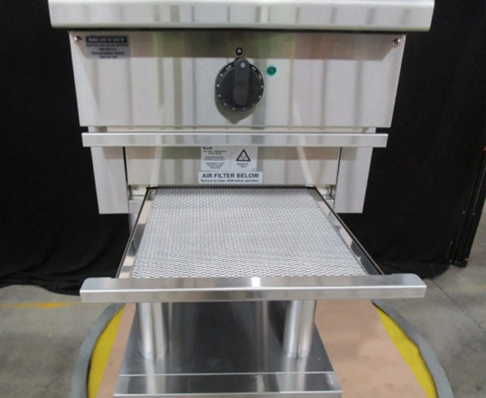 Waldorf 800 Series IN8100W3-LS - 450mm Induction Wok - Leg Stand - Clearance