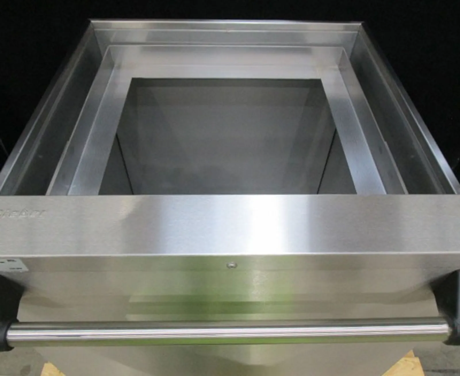 Rieber PG-Q1/1 - Closed Platform Dispenser - Unheated - Clearance