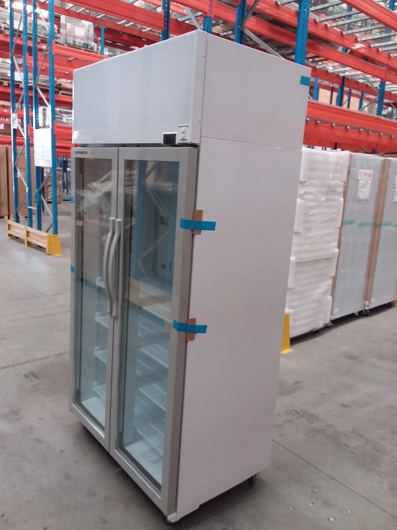 SKOPE TCE1000N EziCore 2 Door Upright Display Fridge - Clearance (2)