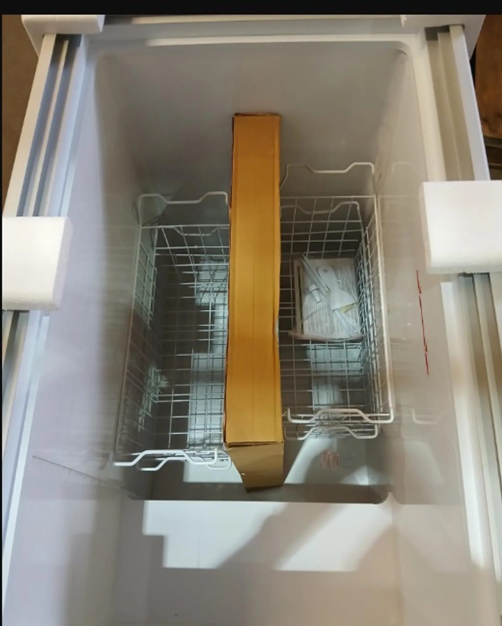 Bromic CF0300FTFG - Display Chest Freezer - 296L - Flat Glass Top -  Clearance