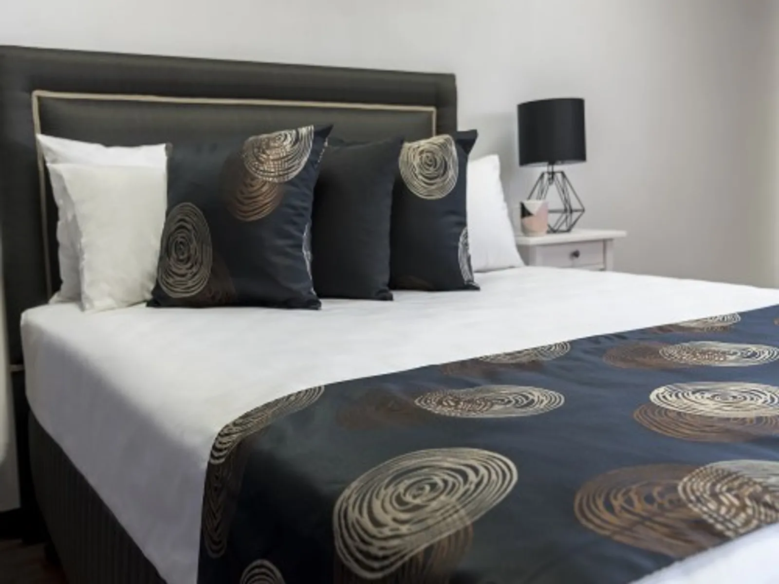 Alliance 88238 - Throw Tamar Black SB 60x180